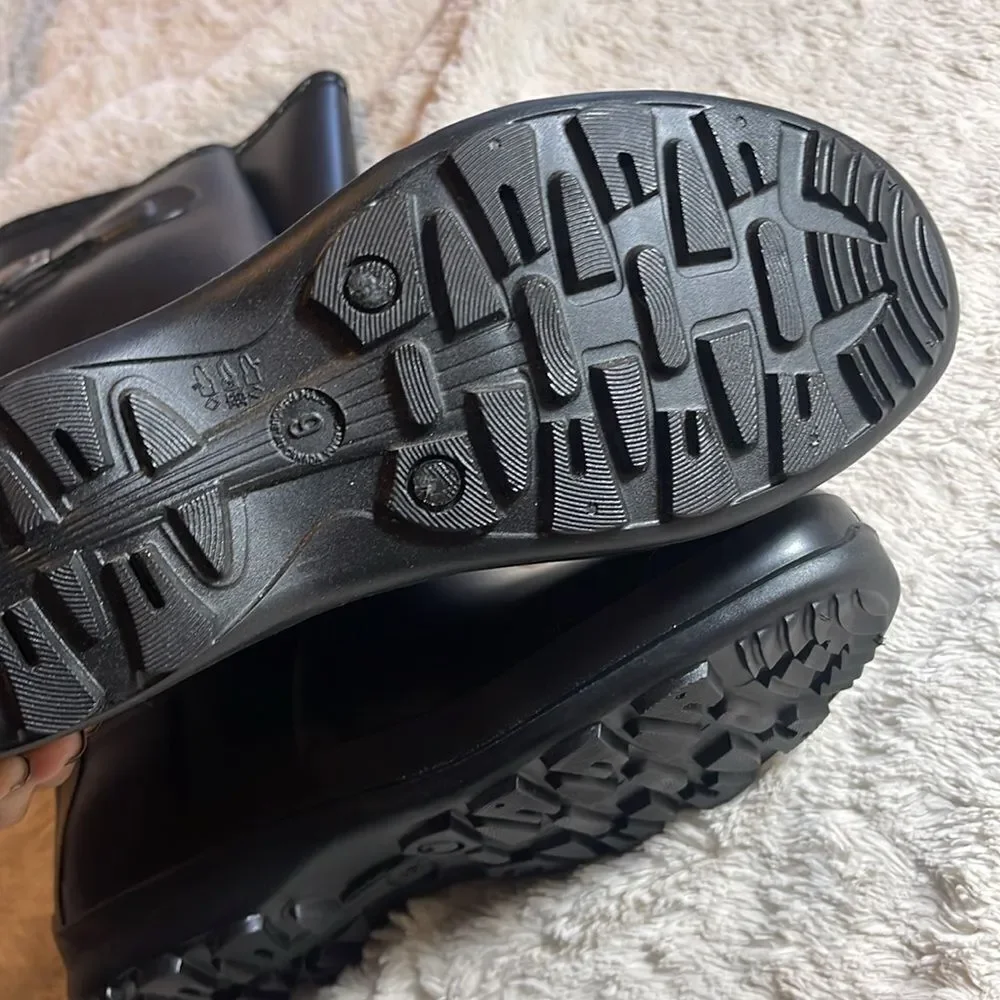 Men’s midcalf kamik rain boots size 6